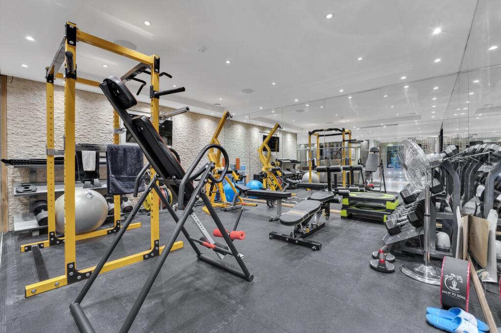 Historic charm meets modern luxury living (Picture: Rightmove)