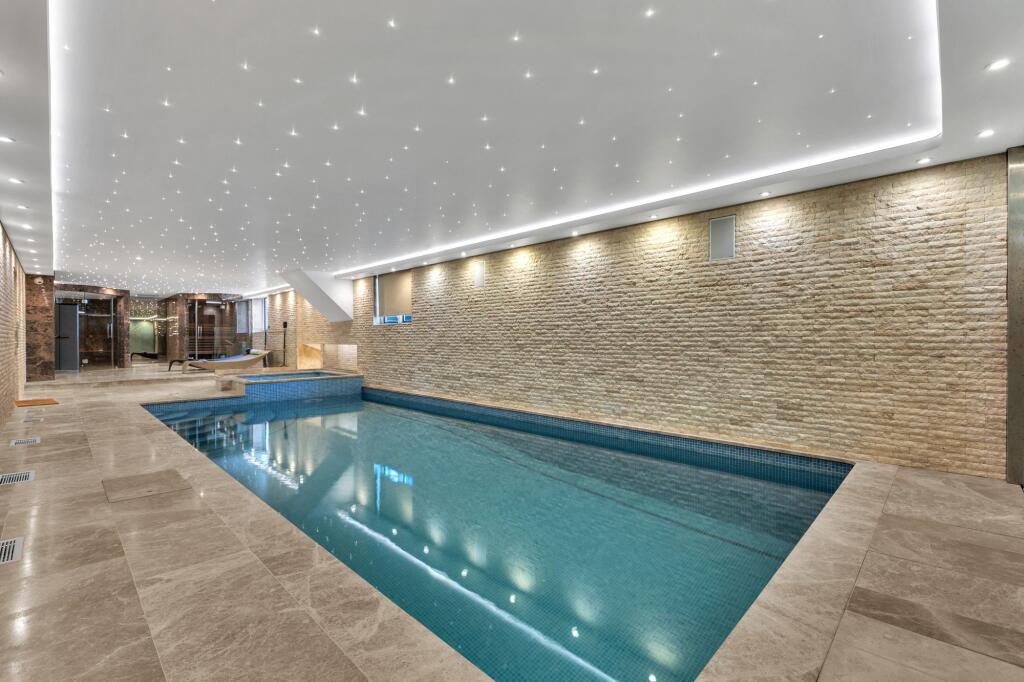 Countryside estate with pool and cinema (Picture: Rightmove)
